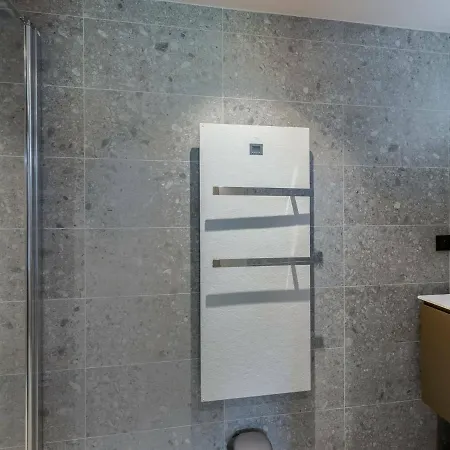 Appartement à Avec Espace Bien-être, Piscine, Sauna Et Salle De Sport - Fr-1-569-35 *